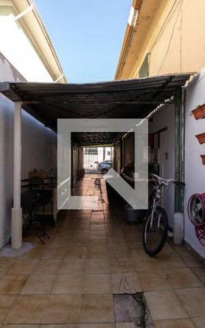 Casa à venda com 250m², 5 quartos e 5 vagasCorredor Lateral