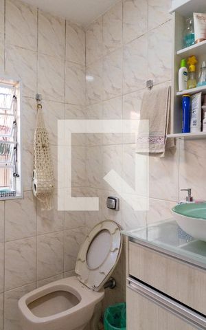 Casa à venda com 250m², 5 quartos e 5 vagasEdícula - Banheiro 2