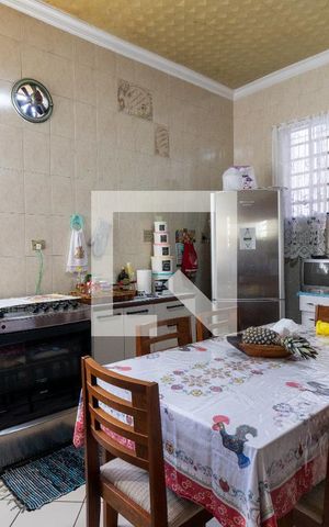 Casa à venda com 250m², 5 quartos e 5 vagasCozinha