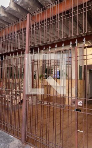 Casa à venda com 250m², 5 quartos e 5 vagasFachada
