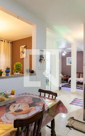 Casa à venda com 250m², 5 quartos e 5 vagasEdícula - Cozinha