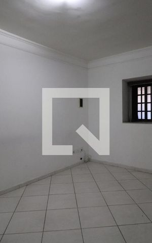 Casa para alugar com 73m², 3 quartos e 2 vagasSala