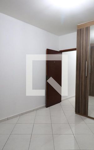 Casa para alugar com 73m², 3 quartos e 2 vagasSuíte