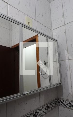 Casa para alugar com 73m², 3 quartos e 2 vagasBanheiro