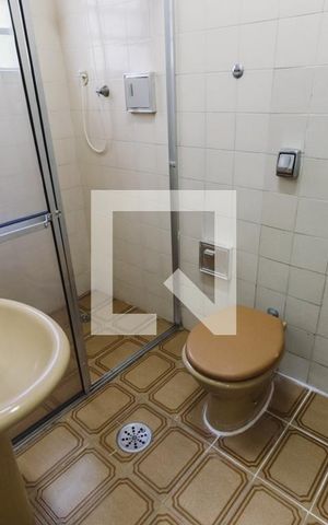 Apartamento à venda com 84m², 2 quartos e sem vaga Apartamento à venda com 84m², 2 quartos e sem vagaBanheiro
