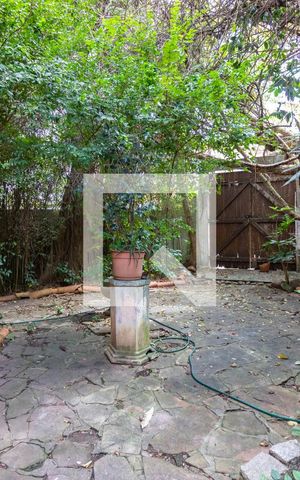 Casa à venda com 338m², 4 quartos e 2 vagasQuintal