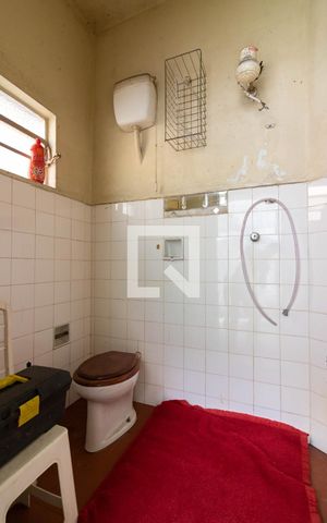 Casa à venda com 338m², 4 quartos e 2 vagasEdícula banheiro 