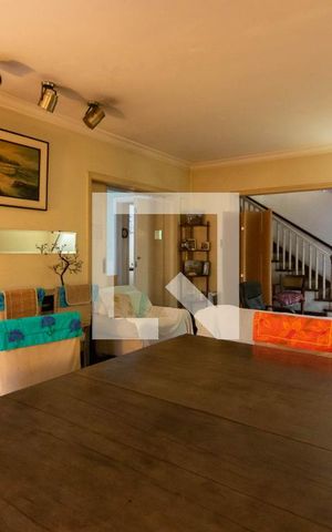 Casa à venda com 338m², 4 quartos e 2 vagasSala 1 