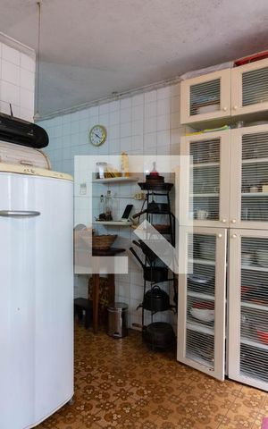Casa à venda com 338m², 4 quartos e 2 vagasCozinha 