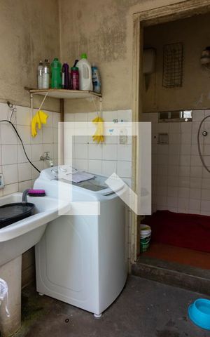 Casa à venda com 338m², 4 quartos e 2 vagasÁrea de Serviço