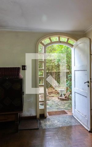 Casa à venda com 338m², 4 quartos e 2 vagasHall de entrada