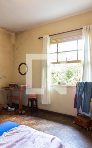 Casa à venda com 338m², 4 quartos e 2 vagasQuarto 1 