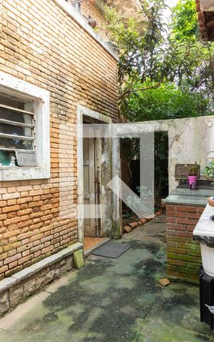 Casa à venda com 338m², 4 quartos e 2 vagasQuintal