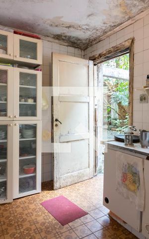 Casa à venda com 338m², 4 quartos e 2 vagasCozinha 