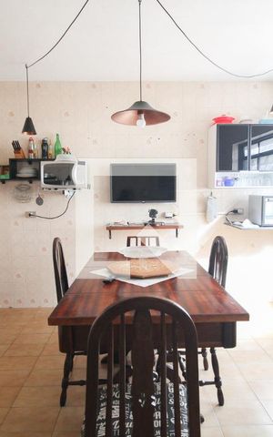 Casa à venda com 125m², 3 quartos e 2 vagascozinha