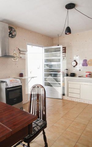 Casa à venda com 125m², 3 quartos e 2 vagascozinha