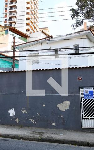 Casa à venda com 320m², 3 quartos e 1 vaga Casa à venda com 320m², 3 quartos e 1 vagaFachada