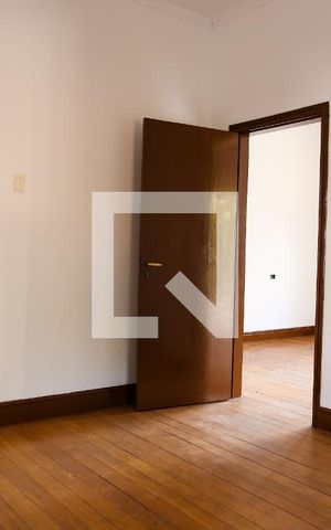 Casa à venda com 320m², 3 quartos e 1 vaga Casa à venda com 320m², 3 quartos e 1 vagaQuarto