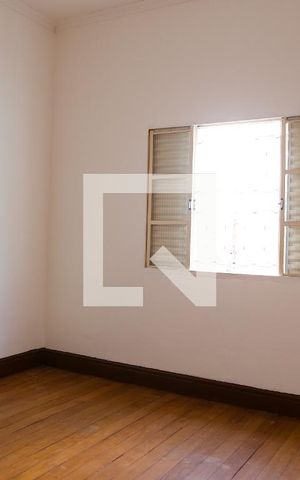 Casa à venda com 320m², 3 quartos e 1 vaga Casa à venda com 320m², 3 quartos e 1 vagaQuarto