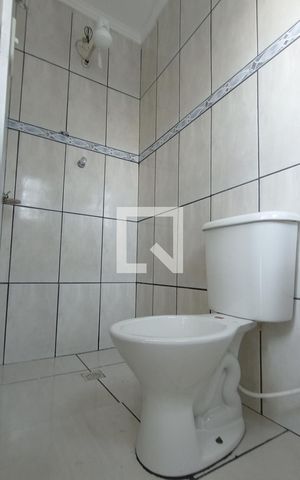 Casa à venda com 300m², 8 quartos e 1 vaga Casa à venda com 300m², 8 quartos e 1 vagaBanheiro Casa 2