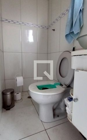 Casa à venda com 300m², 8 quartos e 1 vaga Casa à venda com 300m², 8 quartos e 1 vagaBanheiro 2 Casa 1