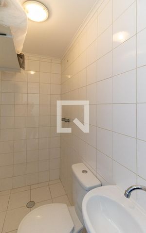 Apartamento à venda com 103m², 4 quartos e 2 vagas Apartamento à venda com 103m², 4 quartos e 2 vagasBanheiro de Serviço