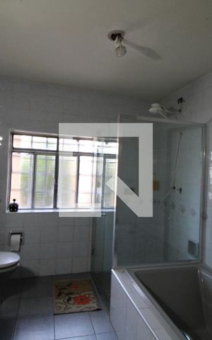 Casa à venda com 260m², 3 quartos e 2 vagasBanheiro da Suíte