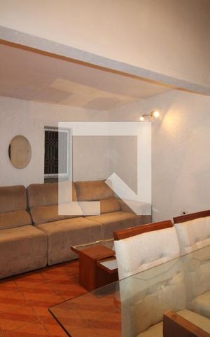 Casa à venda com 260m², 3 quartos e 2 vagasSala