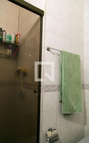 Casa à venda com 130m², 4 quartos e 1 vagaBanheiro