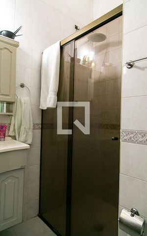 Casa à venda com 130m², 4 quartos e 1 vagaBanheiro