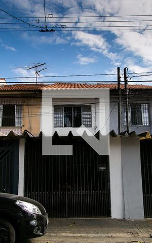 Casa à venda com 130m², 4 quartos e 1 vagaFachada