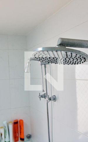 Apartamento para alugar com 211m², 3 quartos e 3 vagas Apartamento para alugar com 211m², 3 quartos e 3 vagasBanheiro da Suíte 1