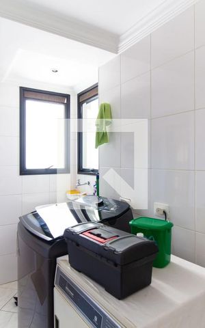 Apartamento à venda com 130m², 3 quartos e 3 vagas Apartamento à venda com 130m², 3 quartos e 3 vagasÁrea de Serviço