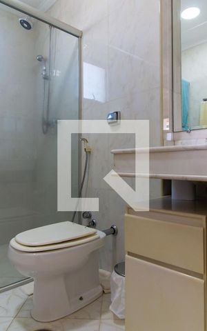 Apartamento à venda com 130m², 3 quartos e 3 vagas Apartamento à venda com 130m², 3 quartos e 3 vagasBanheiro da Suíte 1
