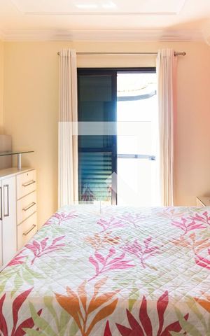 Apartamento à venda com 130m², 3 quartos e 3 vagas Apartamento à venda com 130m², 3 quartos e 3 vagasSuíte 1