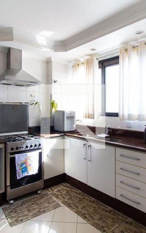 Apartamento à venda com 130m², 3 quartos e 3 vagas Apartamento à venda com 130m², 3 quartos e 3 vagasCozinha