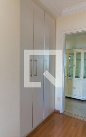 Apartamento à venda com 130m², 3 quartos e 3 vagas Apartamento à venda com 130m², 3 quartos e 3 vagasCloset da Suíte 1