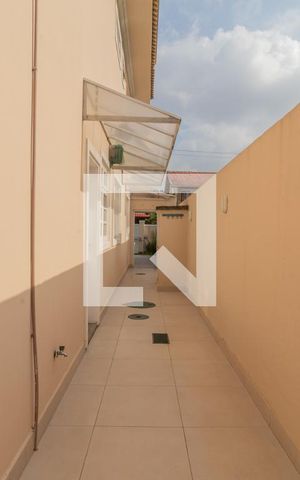 Casa de condomínio à venda com 600m², 6 quartos e 2 vagasCorredor