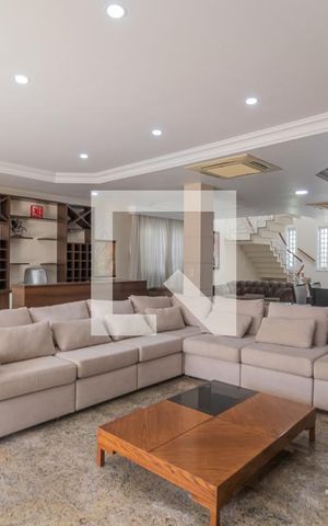 Casa de condomínio à venda com 600m², 6 quartos e 2 vagasSala