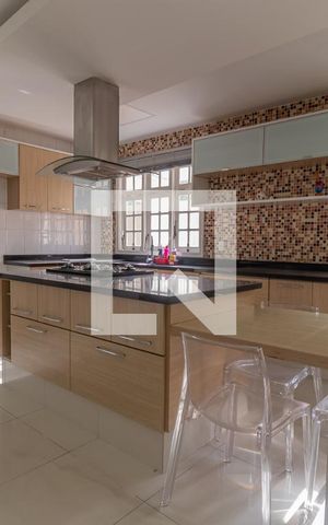 Casa de condomínio à venda com 600m², 6 quartos e 2 vagasCozinha