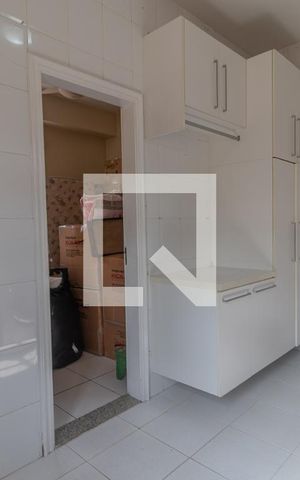 Casa de condomínio à venda com 600m², 6 quartos e 2 vagasLavanderia