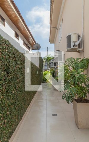 Casa de condomínio à venda com 600m², 6 quartos e 2 vagasCorredor