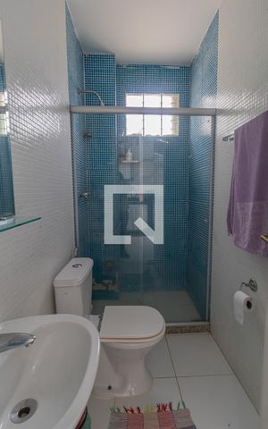 Casa de condomínio à venda com 600m², 6 quartos e 2 vagasBanheiro de Serviço