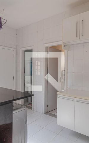 Casa de condomínio à venda com 600m², 6 quartos e 2 vagasLavanderia
