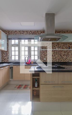 Casa de condomínio à venda com 600m², 6 quartos e 2 vagasCozinha