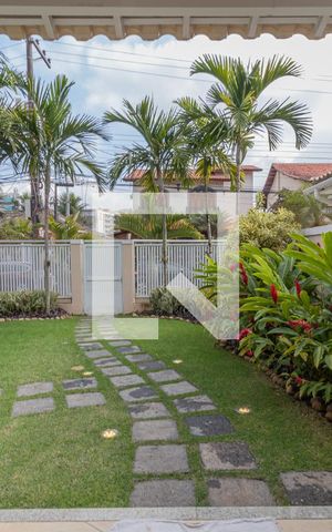 Casa de condomínio à venda com 600m², 6 quartos e 2 vagasFrente