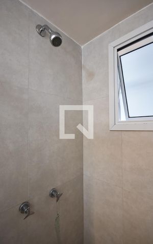 Apartamento para alugar com 70m², 2 quartos e 1 vaga Apartamento para alugar com 70m², 2 quartos e 1 vagaChuveiro do banheiro