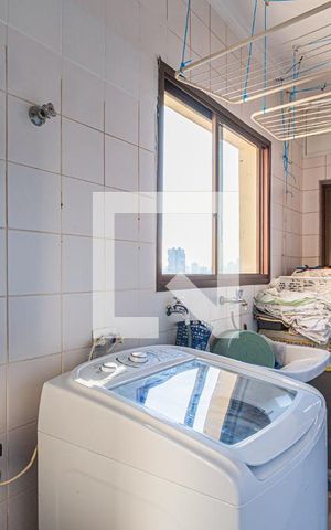 Apartamento à venda com 110m², 3 quartos e 2 vagas Apartamento à venda com 110m², 3 quartos e 2 vagasÁrea de Serviço