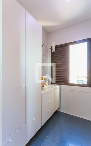 Apartamento à venda com 110m², 3 quartos e 2 vagas Apartamento à venda com 110m², 3 quartos e 2 vagasQuarto de Serviço