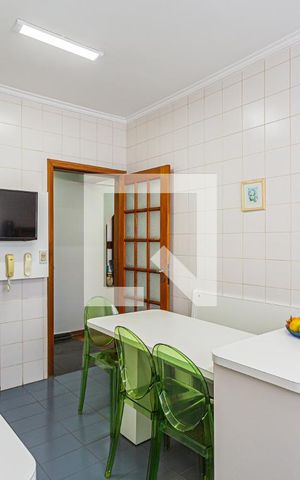Apartamento à venda com 110m², 3 quartos e 2 vagas Apartamento à venda com 110m², 3 quartos e 2 vagasCozinha